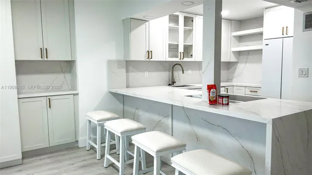 $2,500 | 3140 South Ocean Drive, Unit 2403, Hallandale Beach, FL 33009