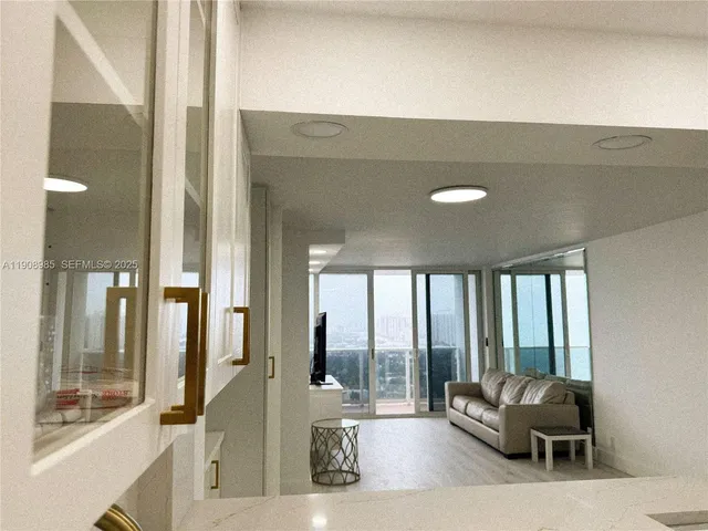 $2,500 | 3140 South Ocean Drive, Unit 2403, Hallandale Beach, FL 33009