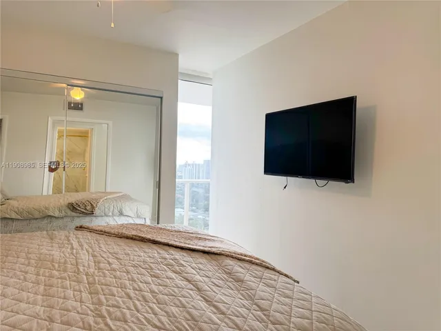 $2,500 | 3140 South Ocean Drive, Unit 2403, Hallandale Beach, FL 33009