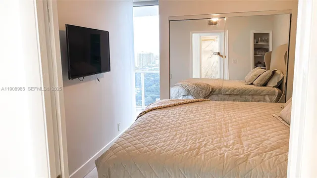 $2,500 | 3140 South Ocean Drive, Unit 2403, Hallandale Beach, FL 33009