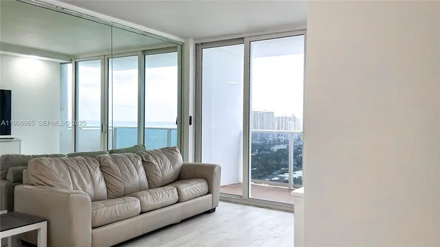 $2,500 | 3140 South Ocean Drive, Unit 2403, Hallandale Beach, FL 33009
