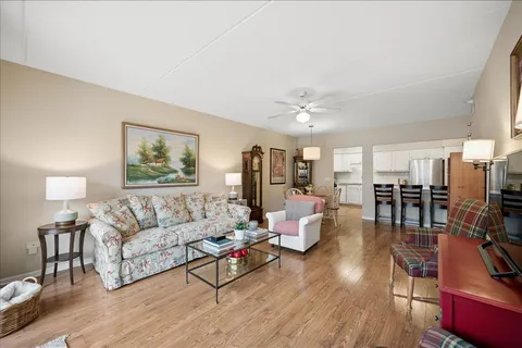 $249,000 | 5005 Warren Street, Unit 506, Skokie, IL 60077