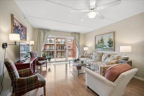 $249,000 | 5005 Warren Street, Unit 506, Skokie, IL 60077