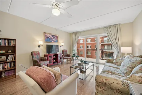 $249,000 | 5005 Warren Street, Unit 506, Skokie, IL 60077