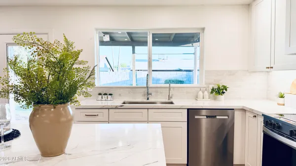 $429,000 | 2807 West Charleston Avenue, Phoenix, AZ 85053