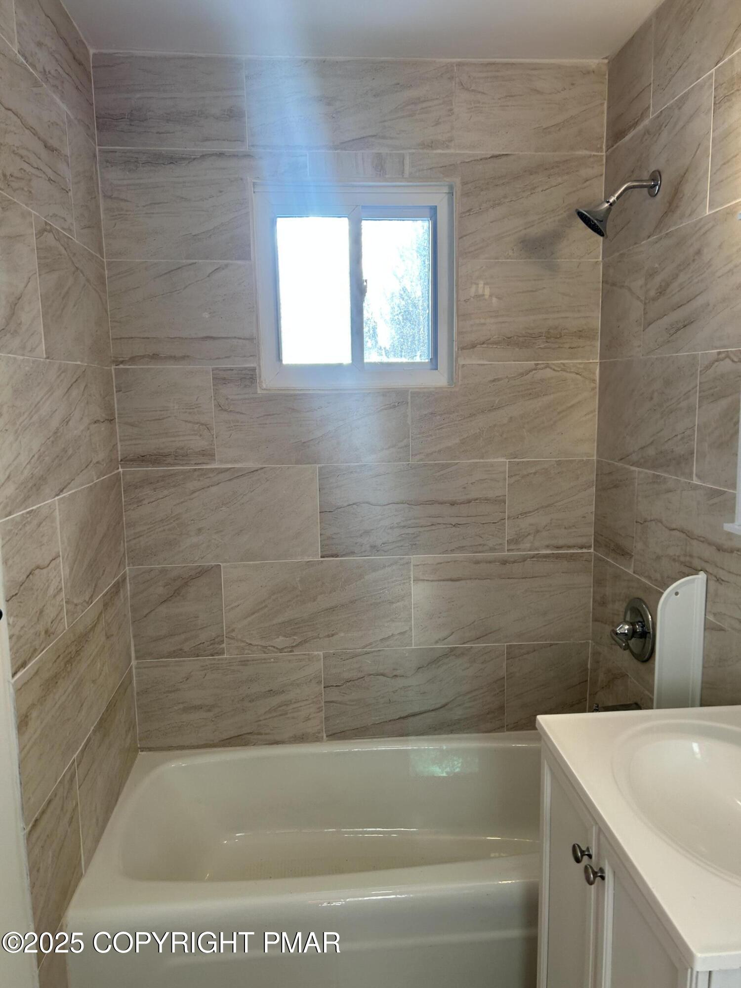 107 Davis Circle Bushkill, PA 18324 - Photo 20 of 35 IMG_1253