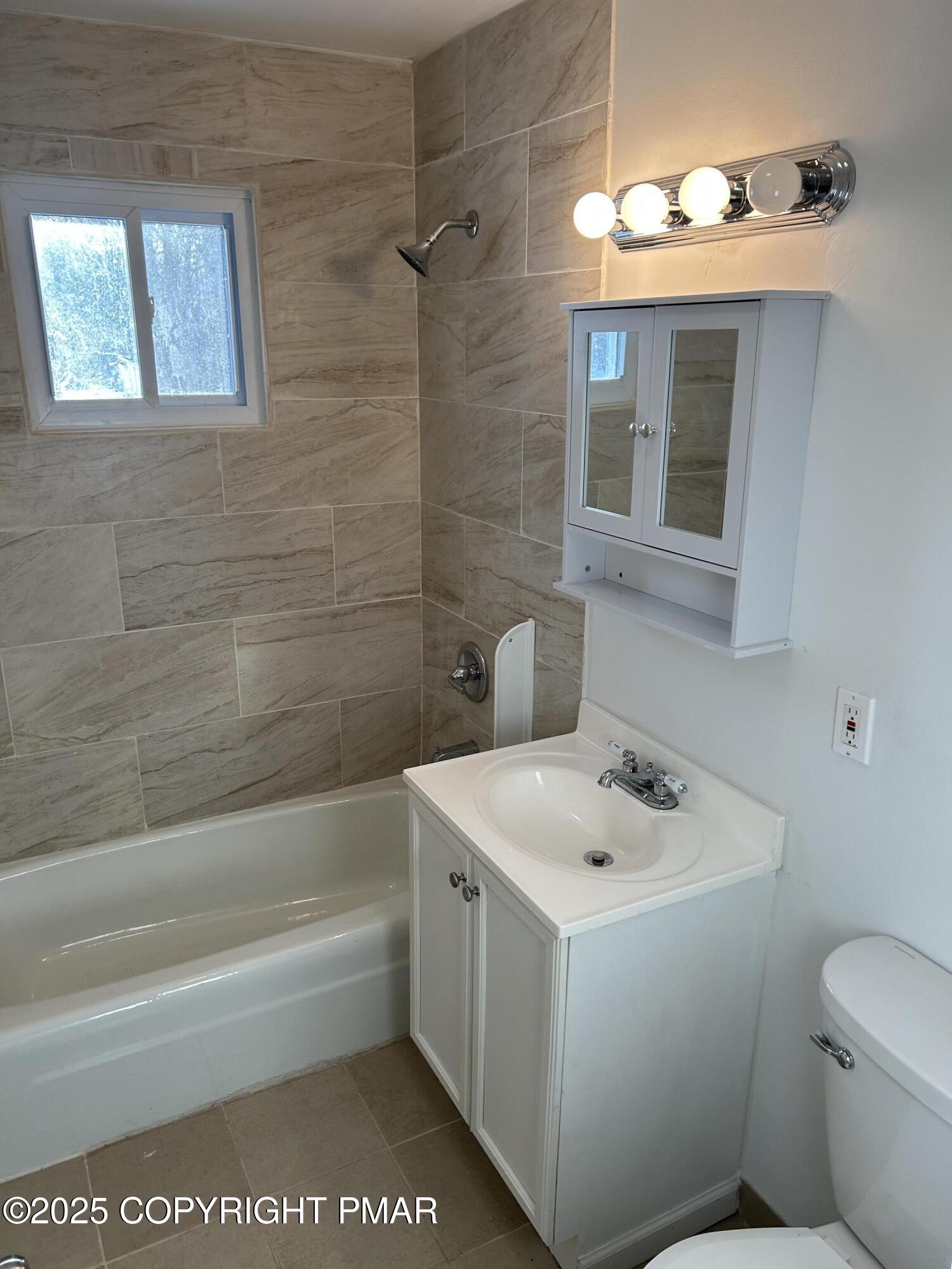 107 Davis Circle Bushkill, PA 18324 - Photo 22 of 35 IMG_1251