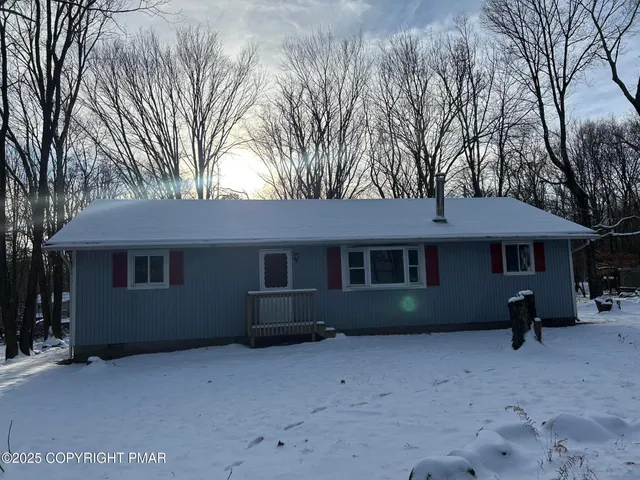 $1,800 | 107 Davis Circle, Bushkill, PA 18324