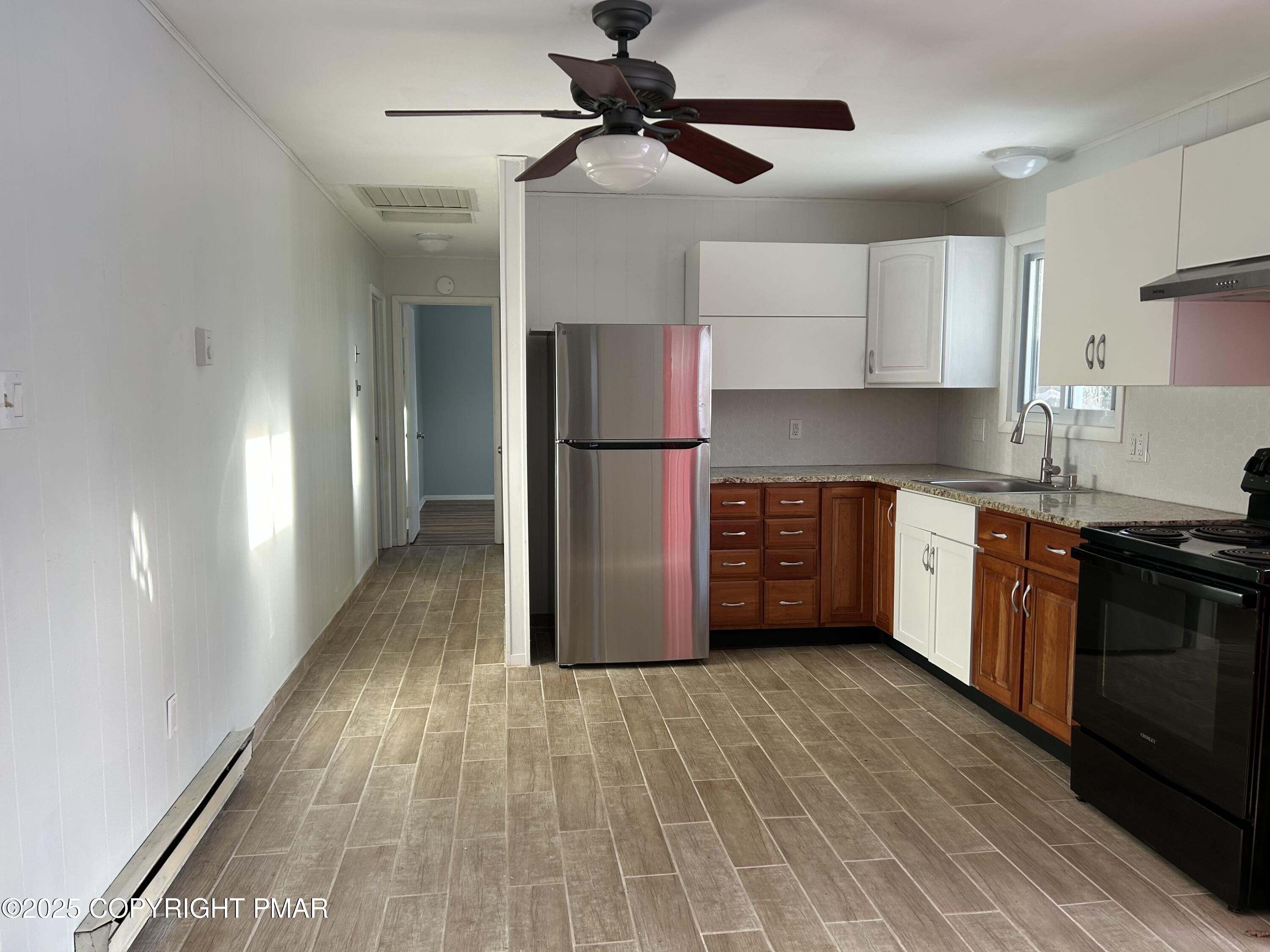 107 Davis Circle Bushkill, PA 18324 - Photo 7 of 35 IMG_1236