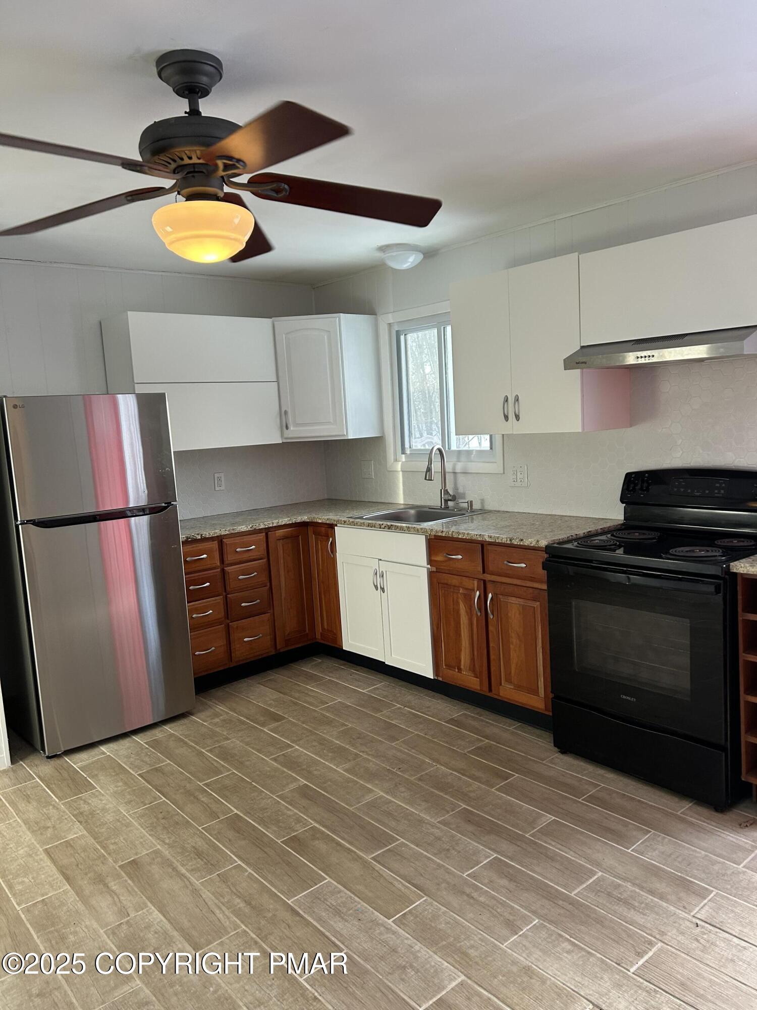 107 Davis Circle Bushkill, PA 18324 - Photo 8 of 35 IMG_1262