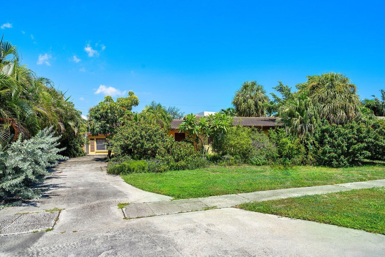 335 Northeast 5th Street Boca Raton, FL 33432 - Photo 3 of 16 003-335Northeast5thAvenue-DelrayBeach-FL