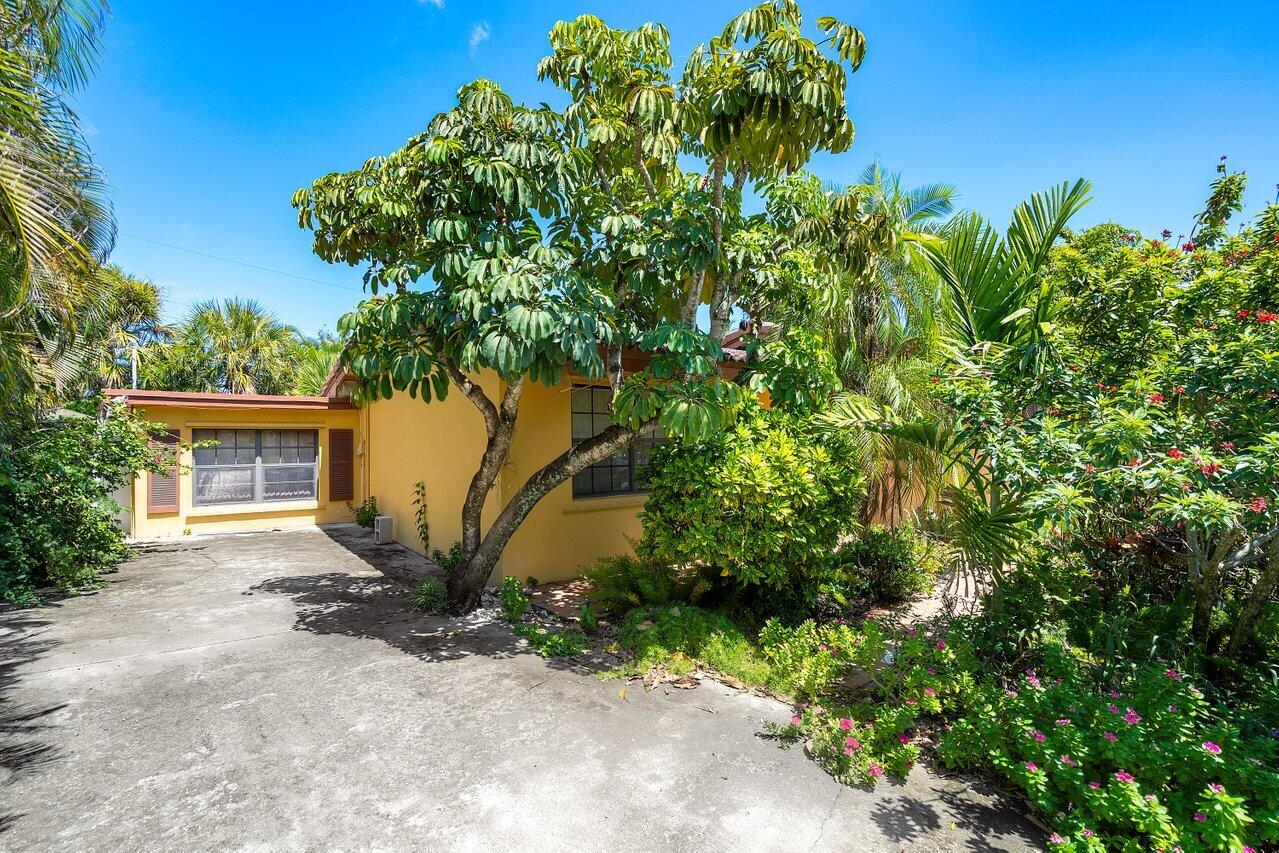 335 Northeast 5th Street Boca Raton, FL 33432 - Photo 4 of 16 004-335Northeast5thAvenue-DelrayBeach-FL