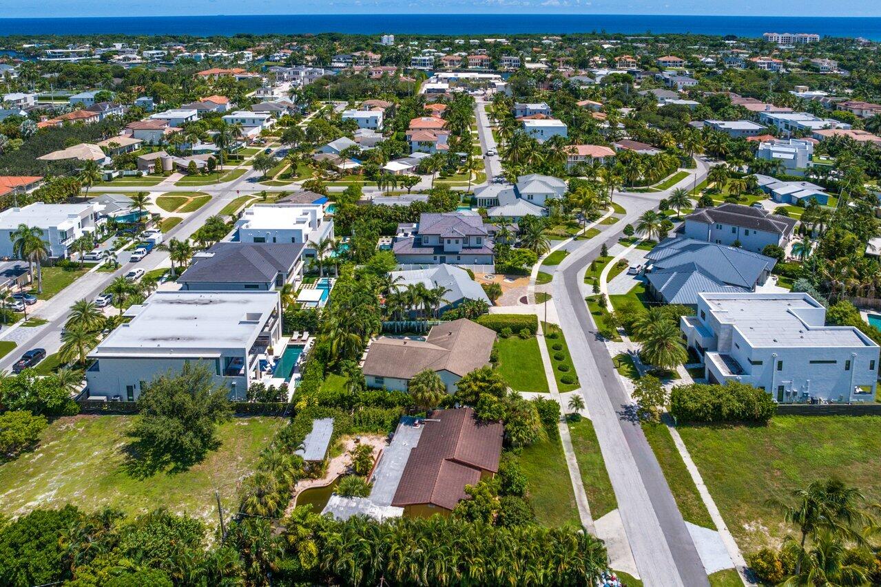 335 Northeast 5th Street Boca Raton, FL 33432 - Photo 8 of 16 008-335Northeast5thAvenue-DelrayBeach-FL