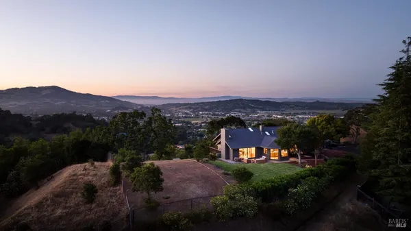 $1,849,500 | 32 Oak View Court, Novato, CA 94947