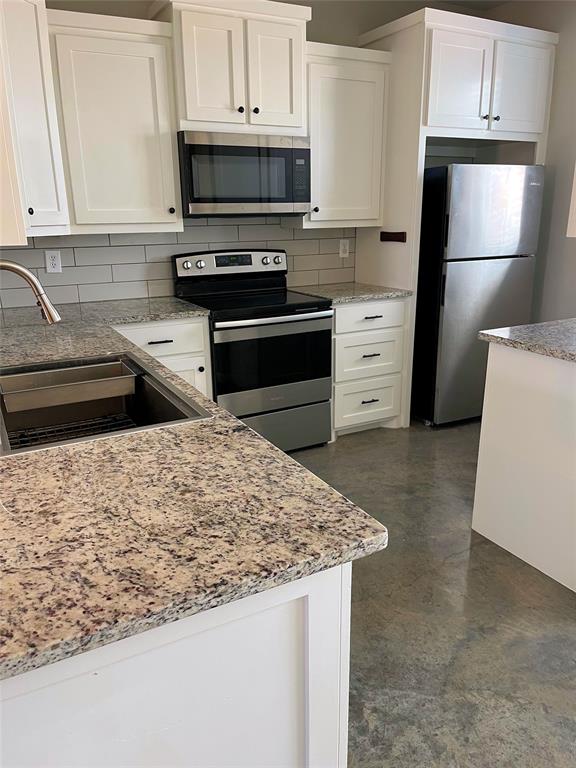 1067 County Road Glen Rose, TX 76043 - Photo 6 of 12 Gallery Image 6