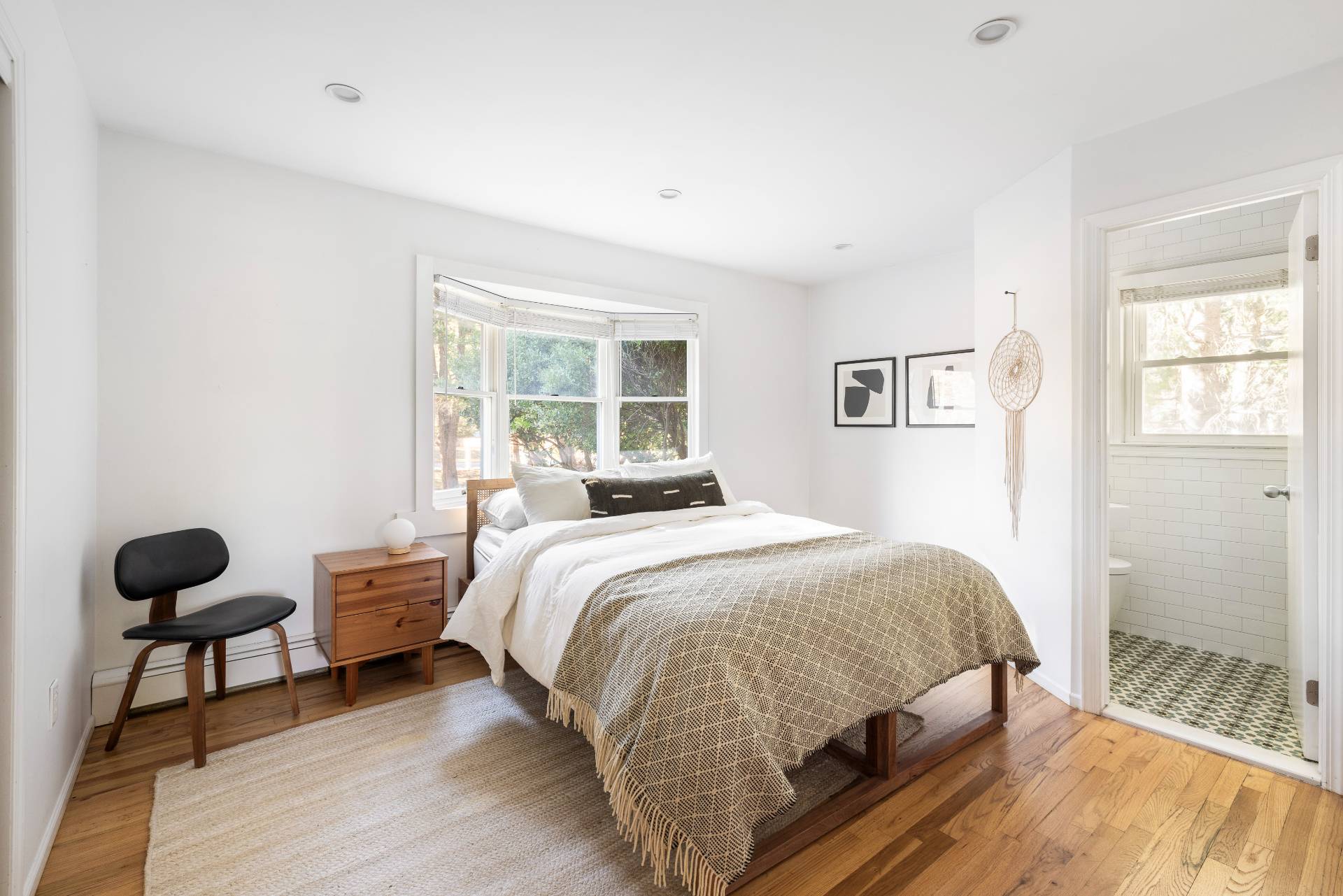 27 Sandra Road East Hampton, NY 11937 - Photo 8 of 15