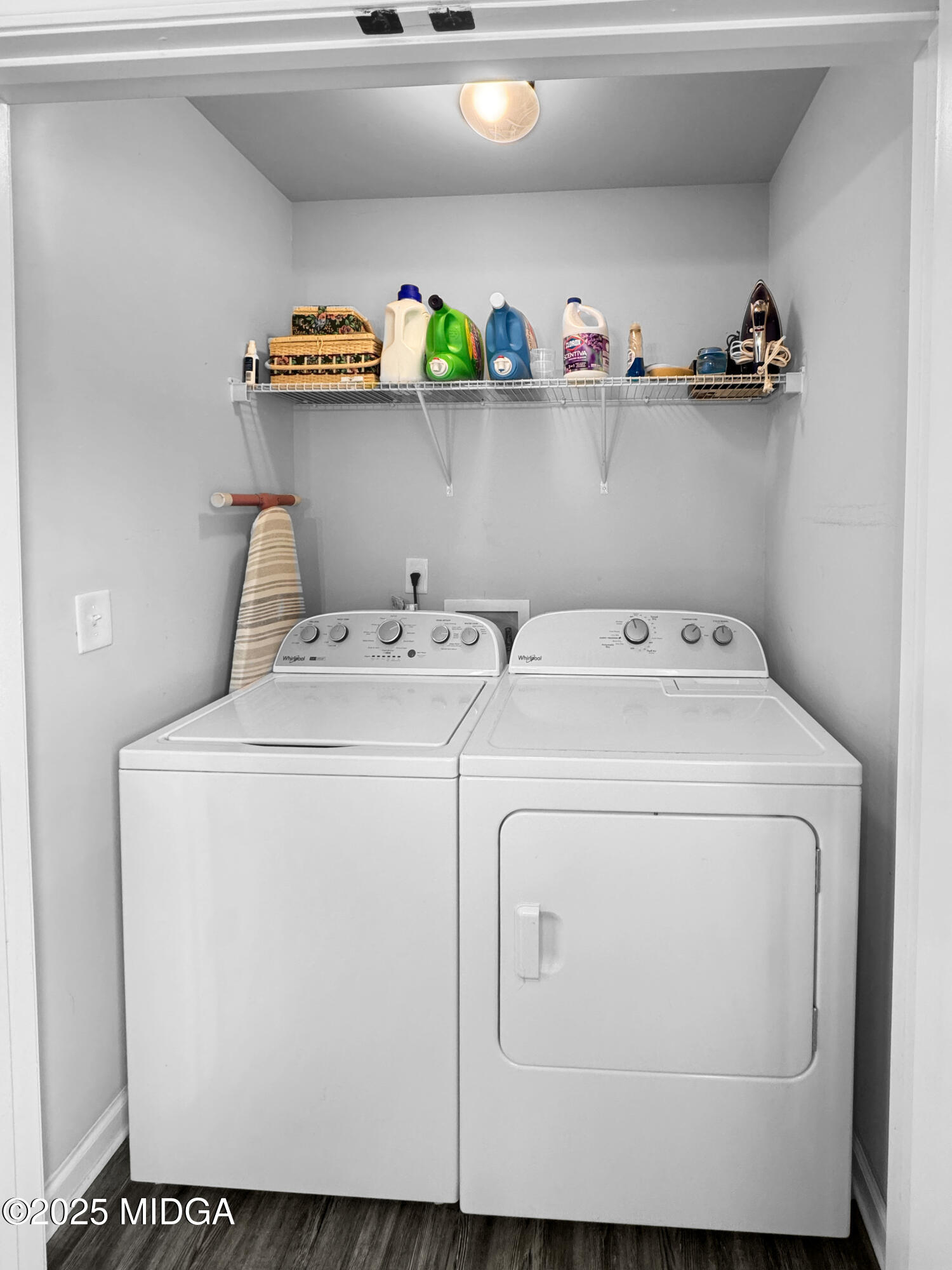 837 Weldon Road Forsyth, GA 31029 - Photo 7 of 24 a utility room with dryer and washer