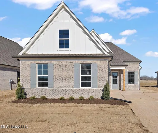 $365,900 | 842 Coahoma Court, Nesbit, MS 38651