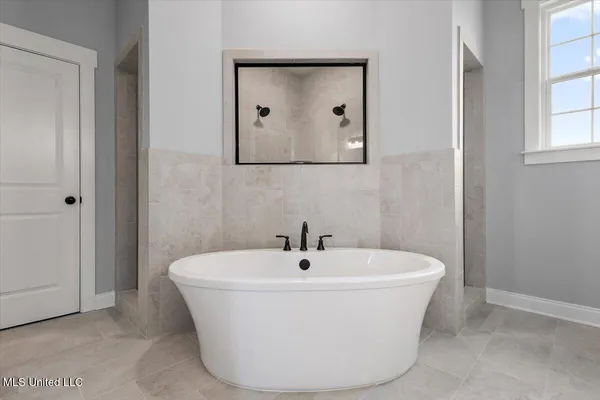 $365,900 | 842 Coahoma Court, Nesbit, MS 38651