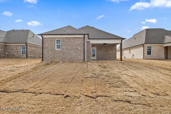 $365,900 | 842 Coahoma Court, Nesbit, MS 38651