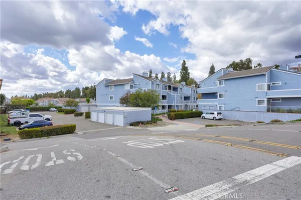 $3,150 | 111 South Lakeview Avenue, Unit 111D, Placentia, CA 92870