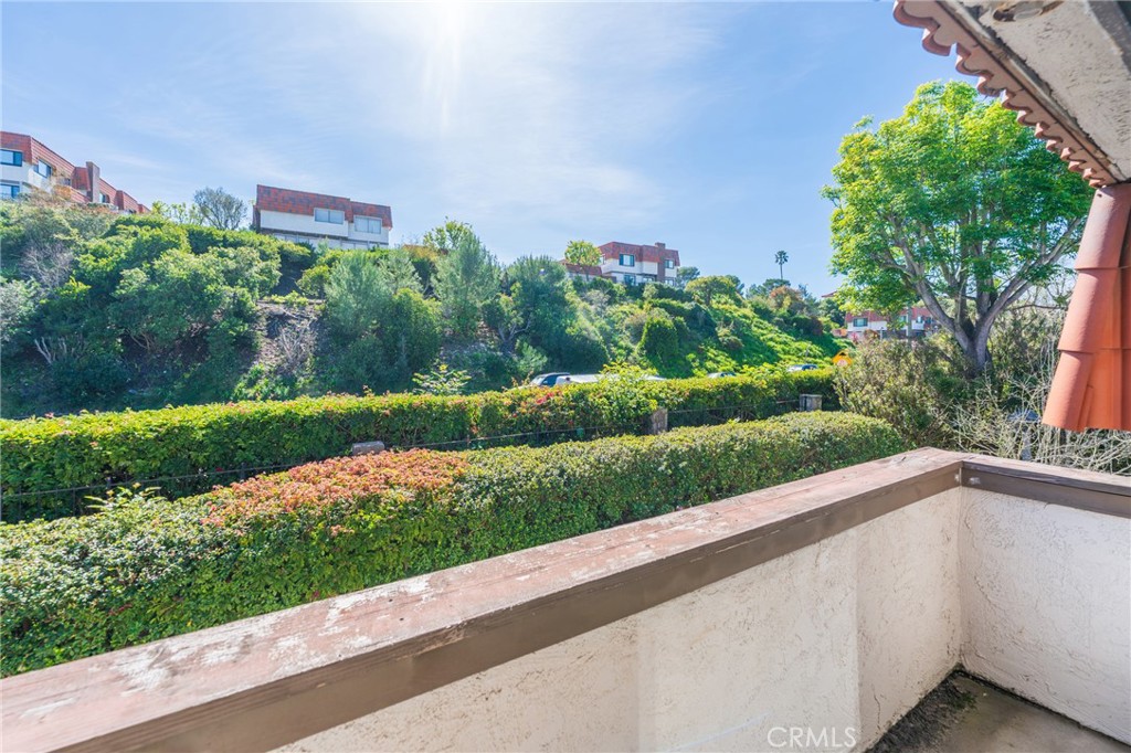 28033 Ridgebluff Court Rancho Palos Verdes, CA 90275 - Photo 14 of 25 Gallery Image 14