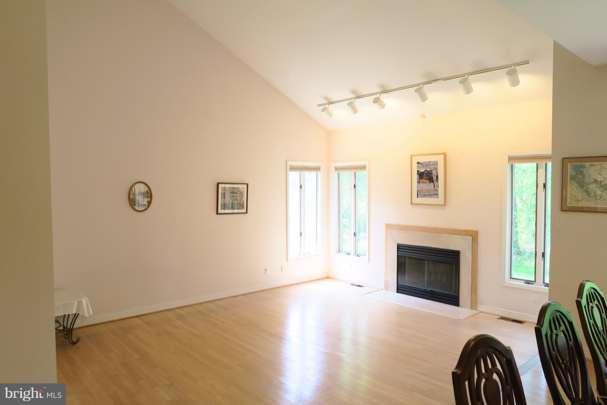 15300 Merrifields Court Silver Spring, MD 20906 - Photo 4 of 30 Family Room