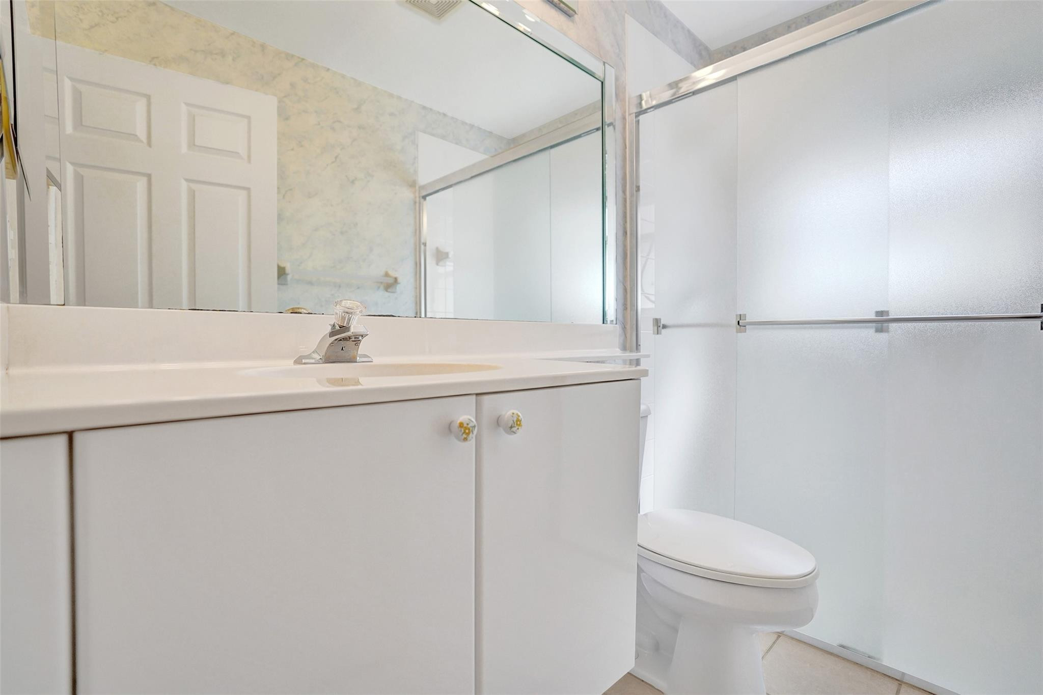 7219 Modena Drive Boynton Beach, FL 33437 - Photo 30 of 47 2nd full bathroom