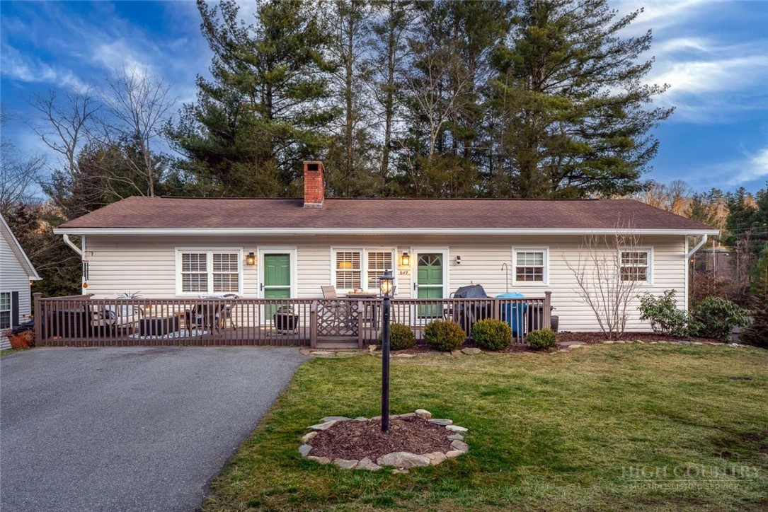 649 Ransom Street Blowing Rock, NC 28605 - Photo 3 of 22