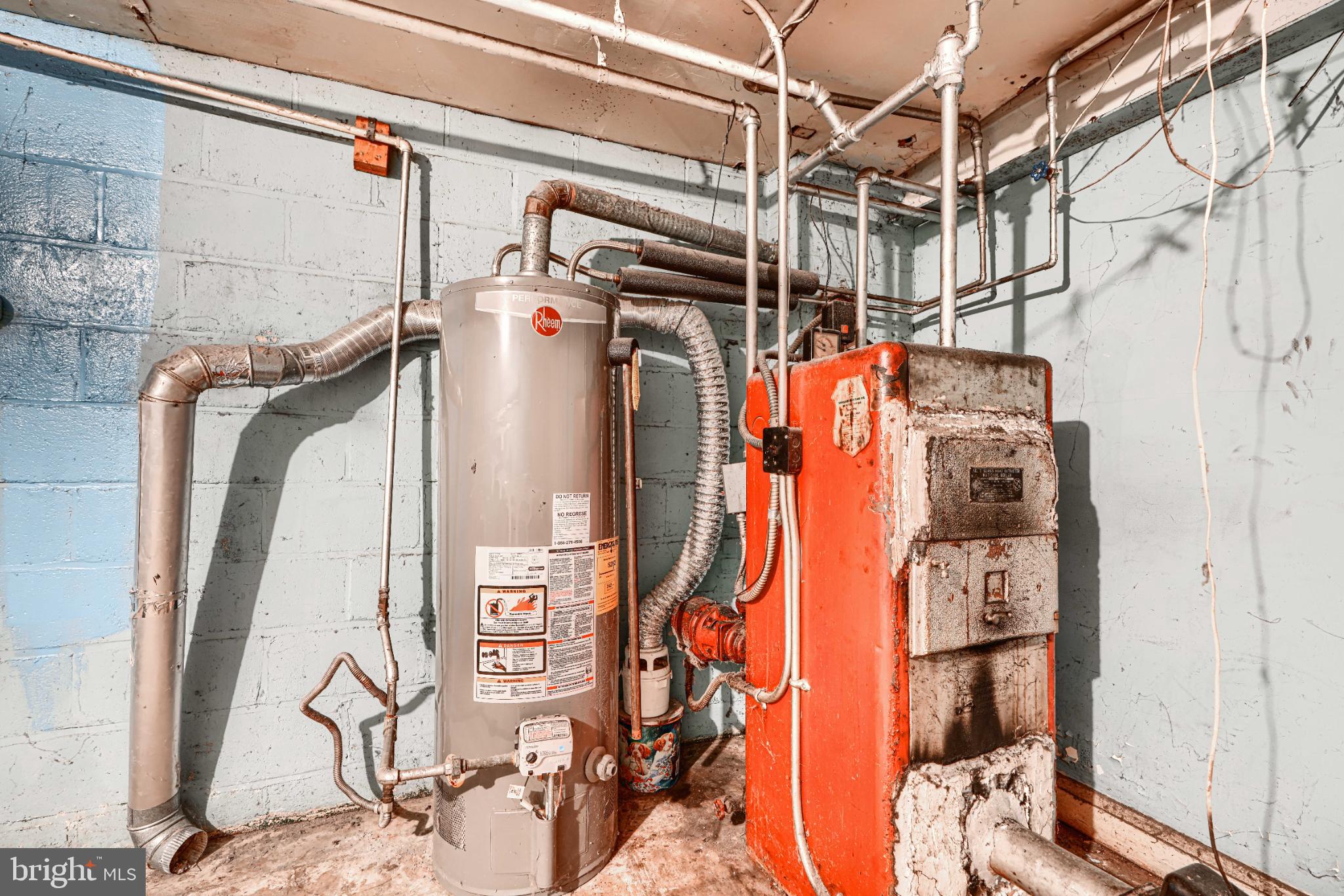 1302 Edison Highway Baltimore, MD 21213 - Photo 23 of 27 a view of walk in closet