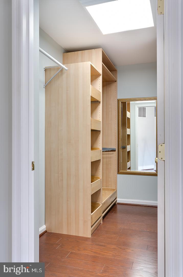 40 Threadleaf Terrace Burlington Township, NJ 08016 - Photo 26 of 34 Master Closet