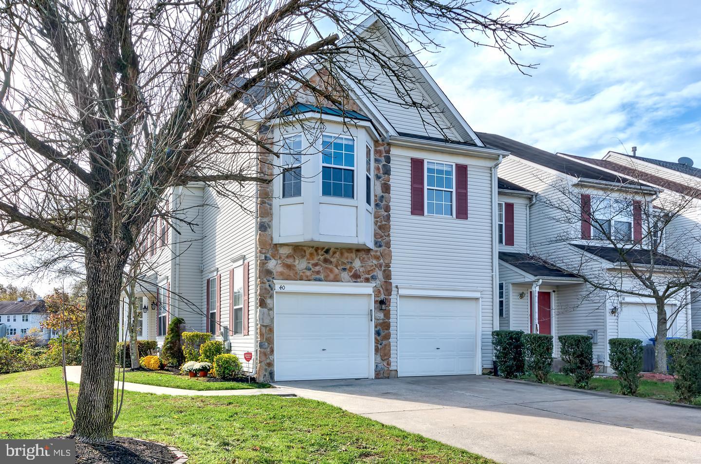 40 Threadleaf Terrace Burlington Township, NJ 08016 - Photo 5 of 34 Garage