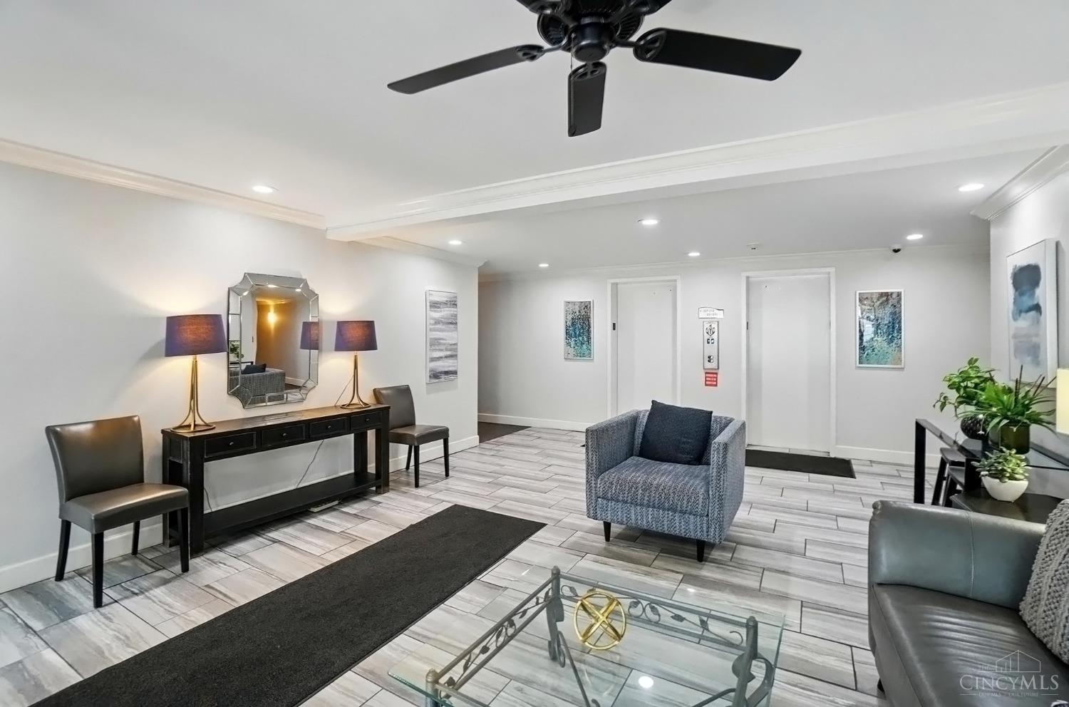1815 William Howard Taft Road, Unit 702 Cincinnati, OH 45206 - Photo 5 of 35