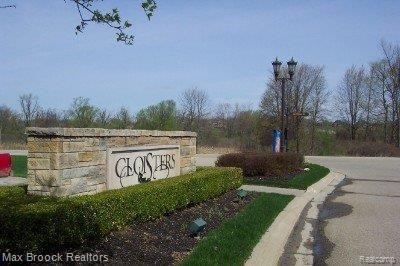 2561 Summerlin Court Rochester, MI 48306 - Photo 20 of 24 Summerlin Cloisters Sign