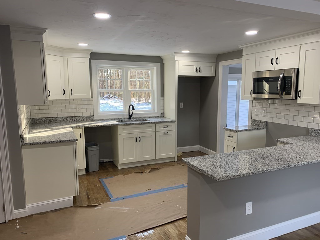 138 S Road Holden, MA 01520 - Photo 6 of 38