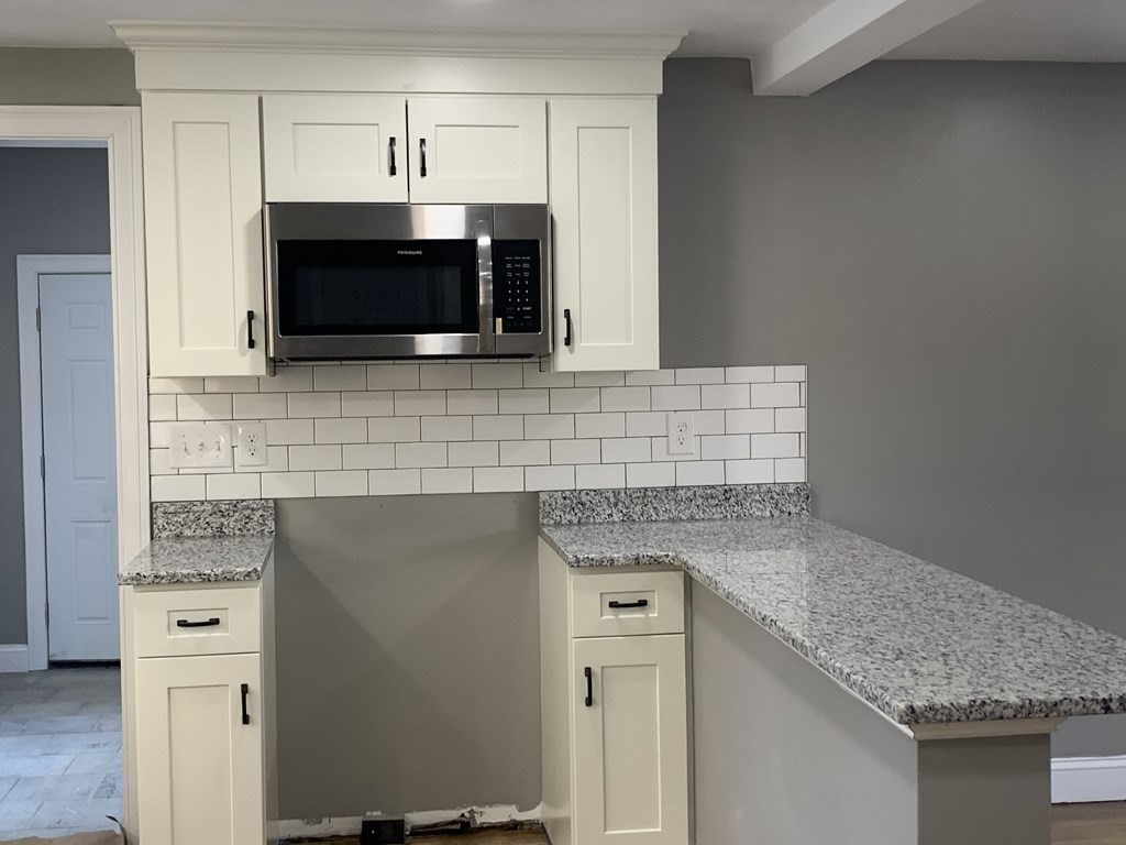 138 S Road Holden, MA 01520 - Photo 7 of 38