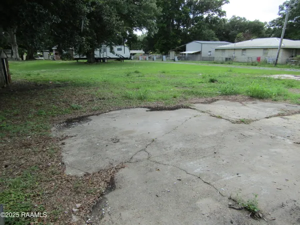 $129,900 | 11173 Highway 87, Jeanerette, LA 70544