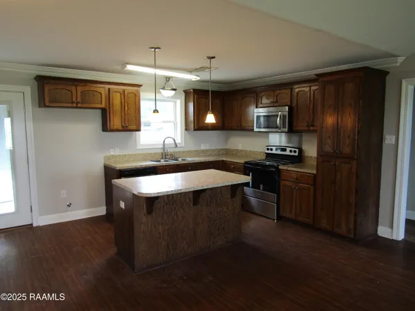$129,900 | 11173 Highway 87, Jeanerette, LA 70544