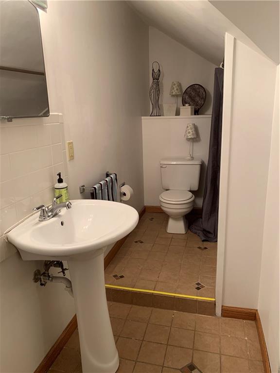 1015 Cochran Road Pittsburgh, PA 15243 - Photo 17 of 24 Gallery Image 17