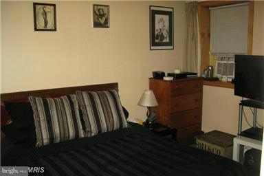 2934 Summit Circle Ellicott City, MD 21043 - Photo 17 of 30 Bedroom