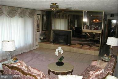 2934 Summit Circle Ellicott City, MD 21043 - Photo 10 of 30 Living Room