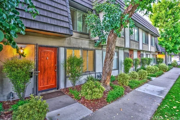 $579,000 | 17619 Regency Circle, Bellflower, CA 90706