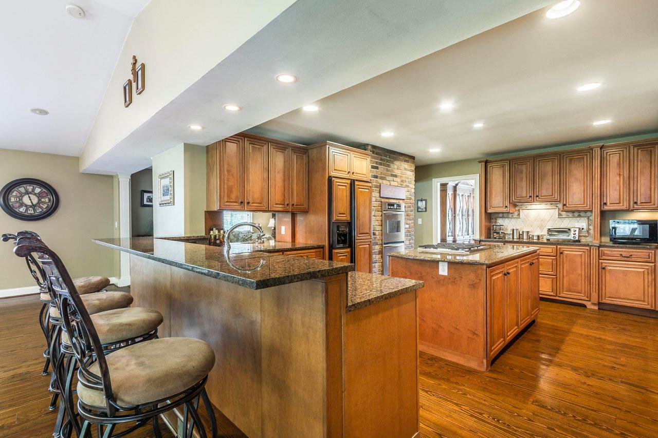 3931 Newhall Road Columbus, OH 43220 - Photo 20 of 58 Gallery Image 20
