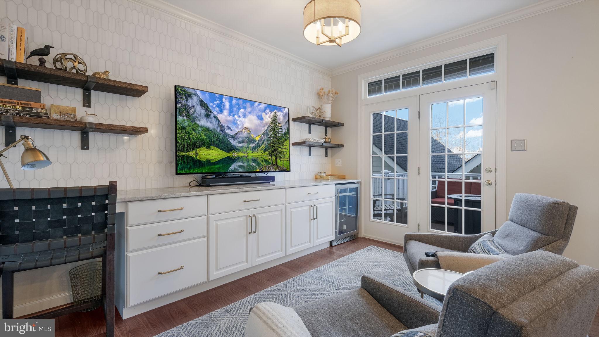 21 Doyle Street Doylestown, PA 18901 - Photo 11 of 43 Sitting Area off of kitchen
