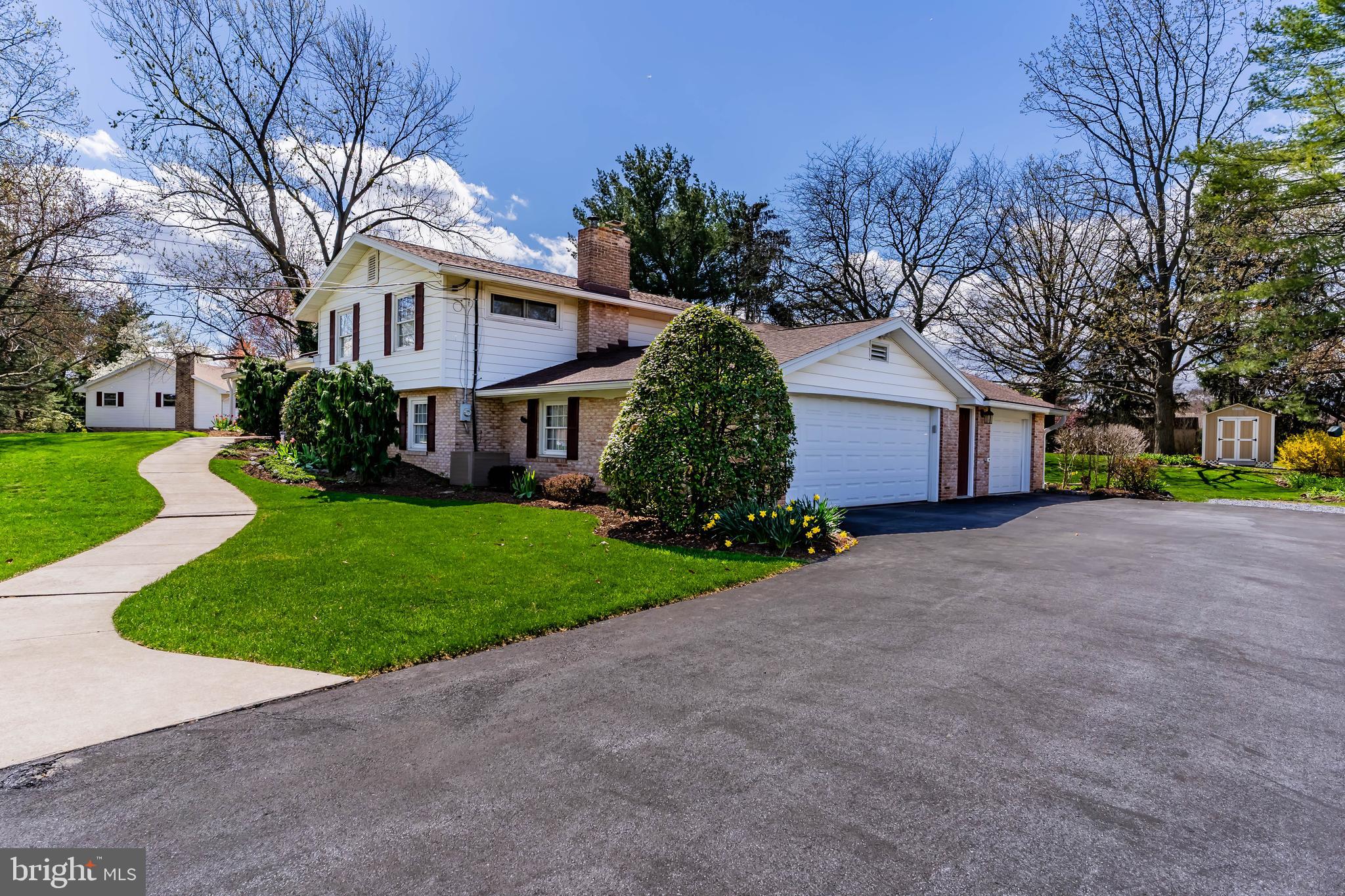 1120 Green Tree Road Harrisburg, PA 17112 - Photo 2 of 53 Side view and 3 car garage