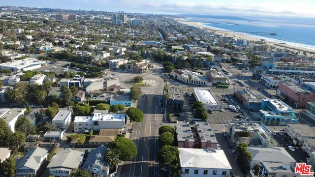 $2,850,000 | 1322 Innes Place, Venice, CA 90291