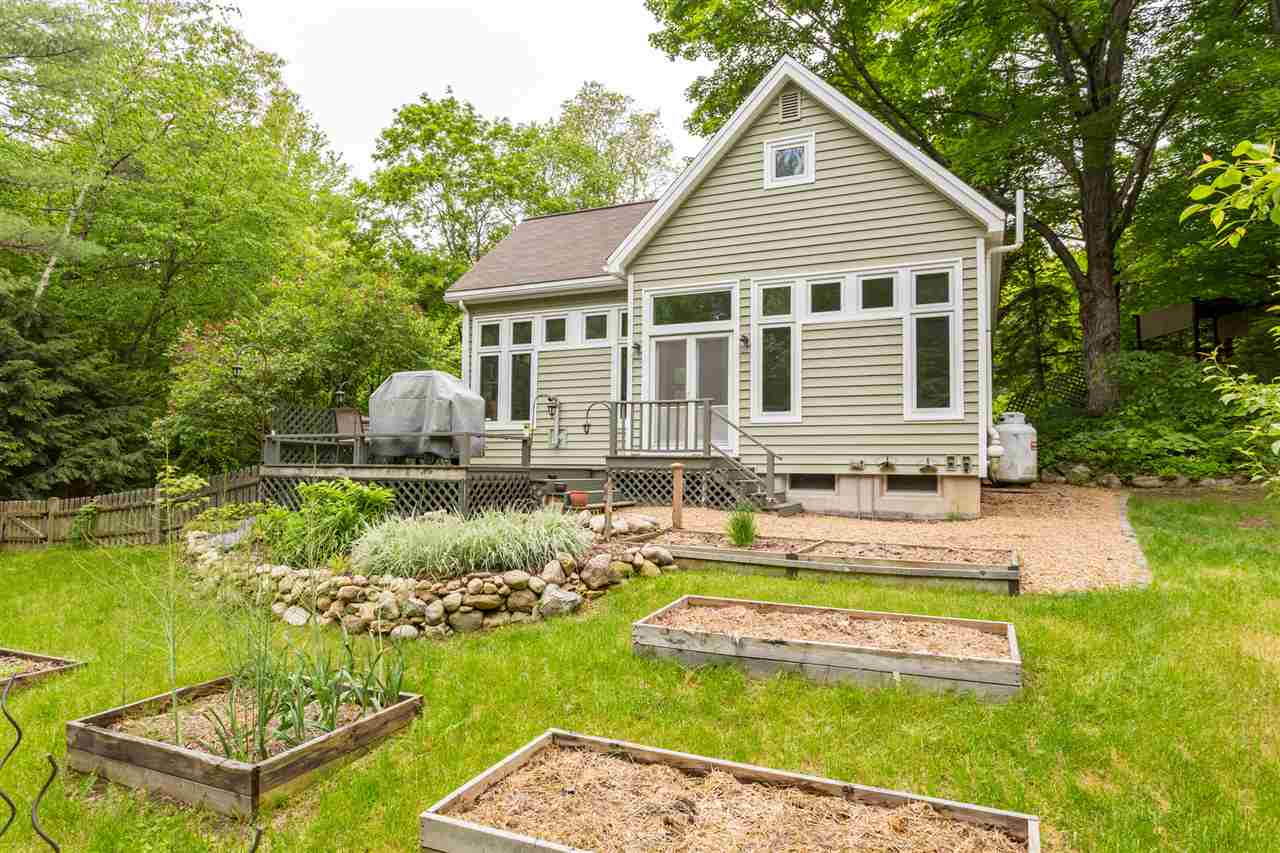 224 Raymond Road Nottingham, NH 03290 - Photo 3 of 38
