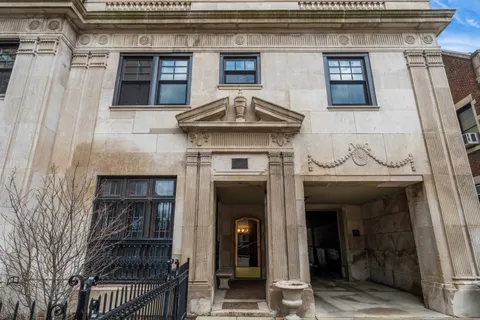 $279,900 | 707 West Jr Terrace, Unit 3S, Chicago, IL 60613