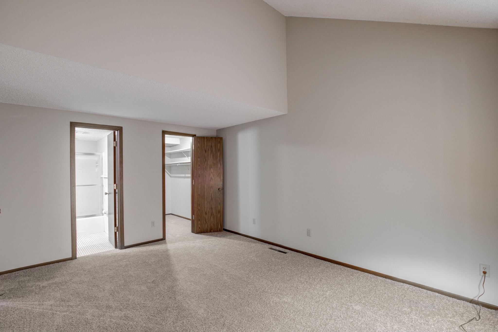 2226 Kings Valley Road East Golden Valley, MN 55427 - Photo 14 of 20