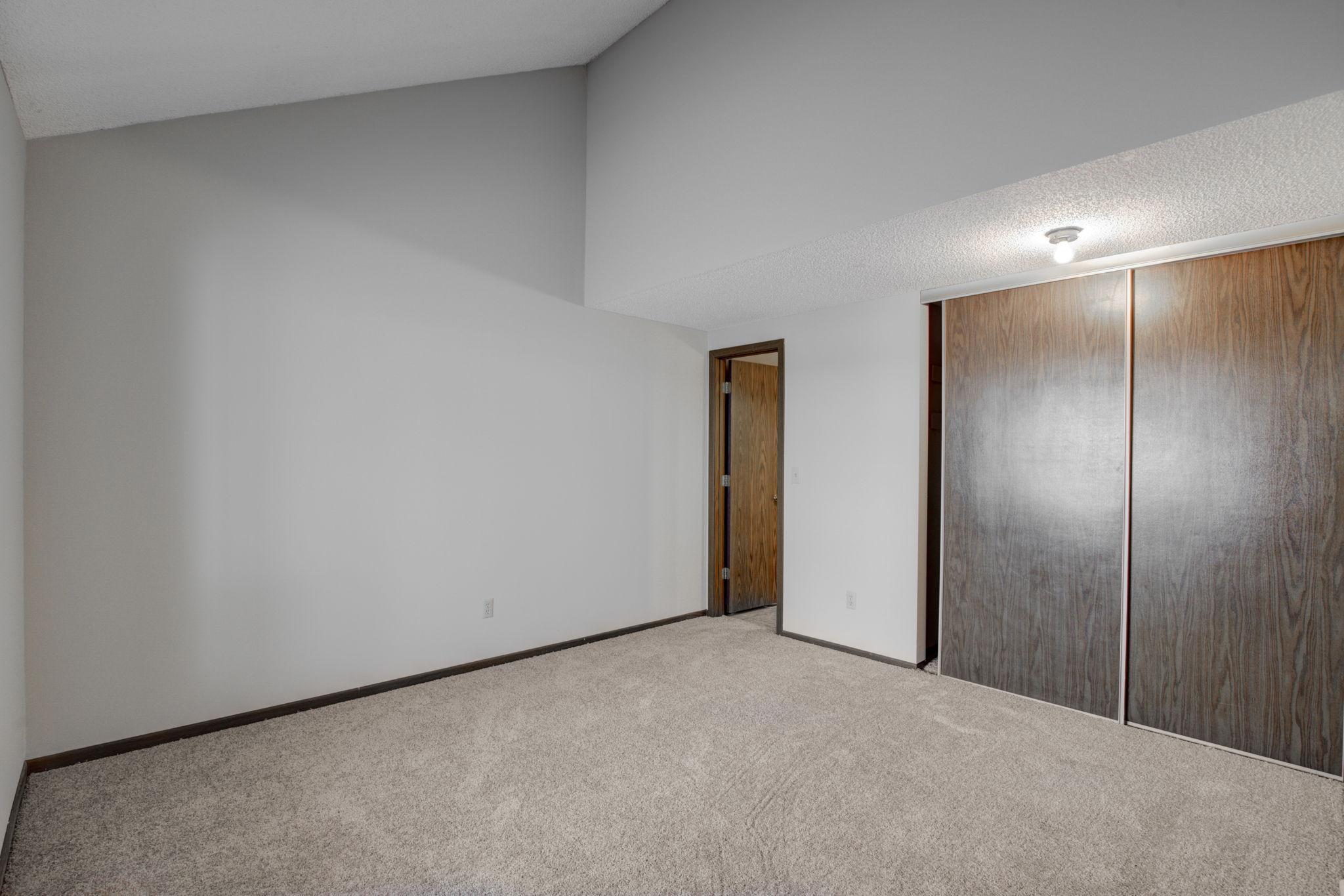 2226 Kings Valley Road East Golden Valley, MN 55427 - Photo 16 of 20